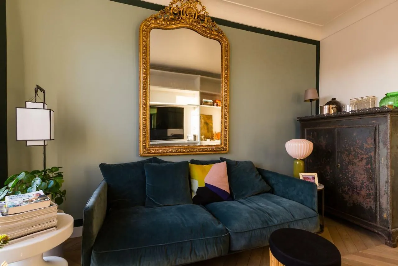 Veeve - Eiffel Tower Terrace Apartment *